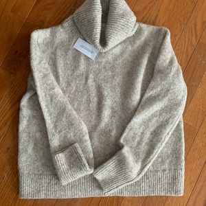 Cream twill cropped seater from Banana Republic